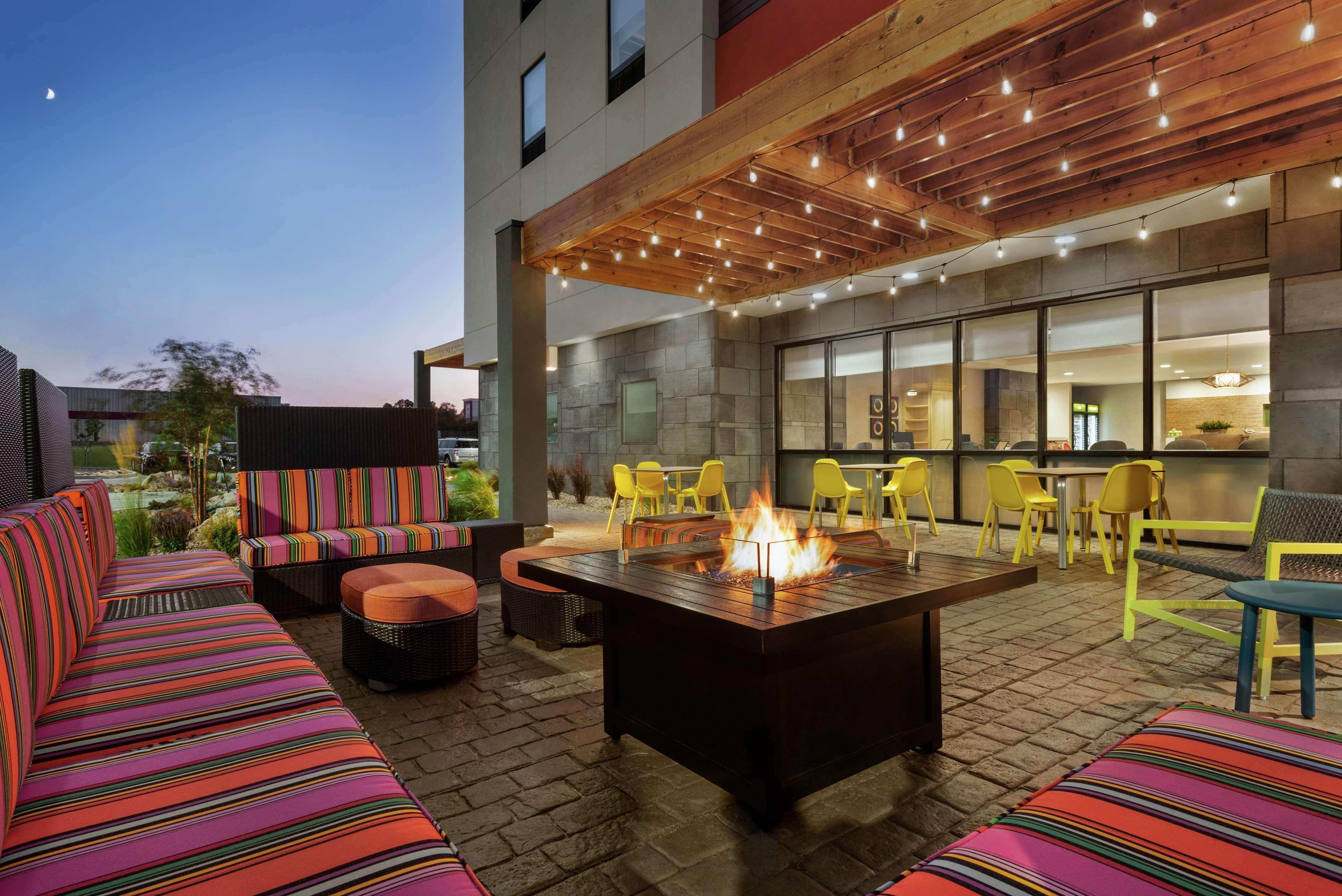 Home2 Suites By Hilton Bismarck Buitenkant foto