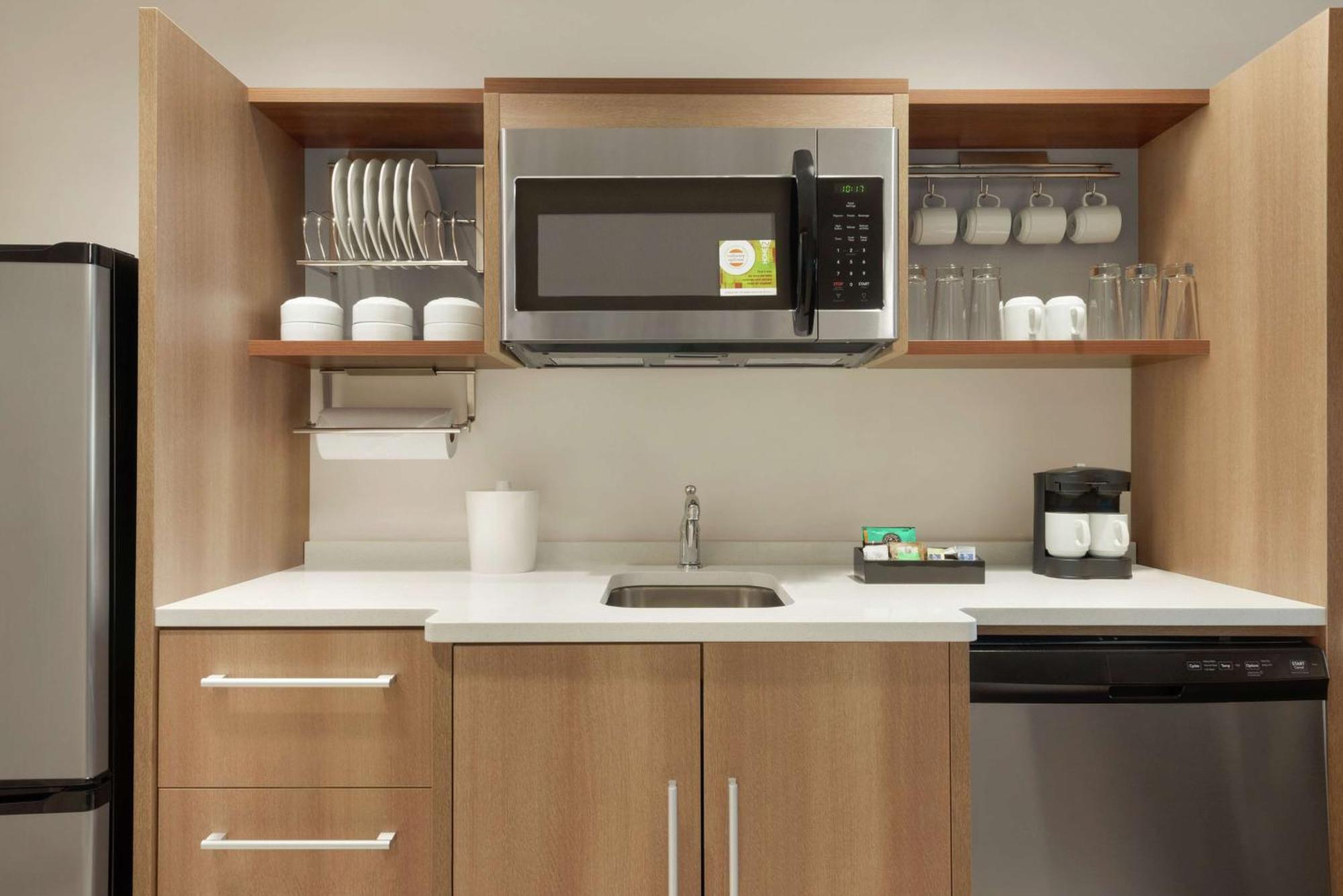Home2 Suites By Hilton Bismarck Buitenkant foto