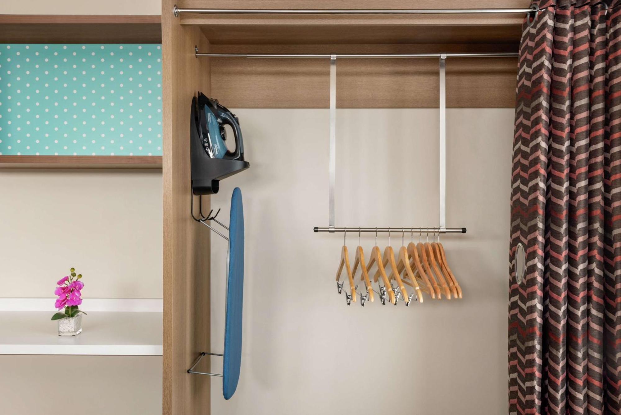 Home2 Suites By Hilton Bismarck Buitenkant foto
