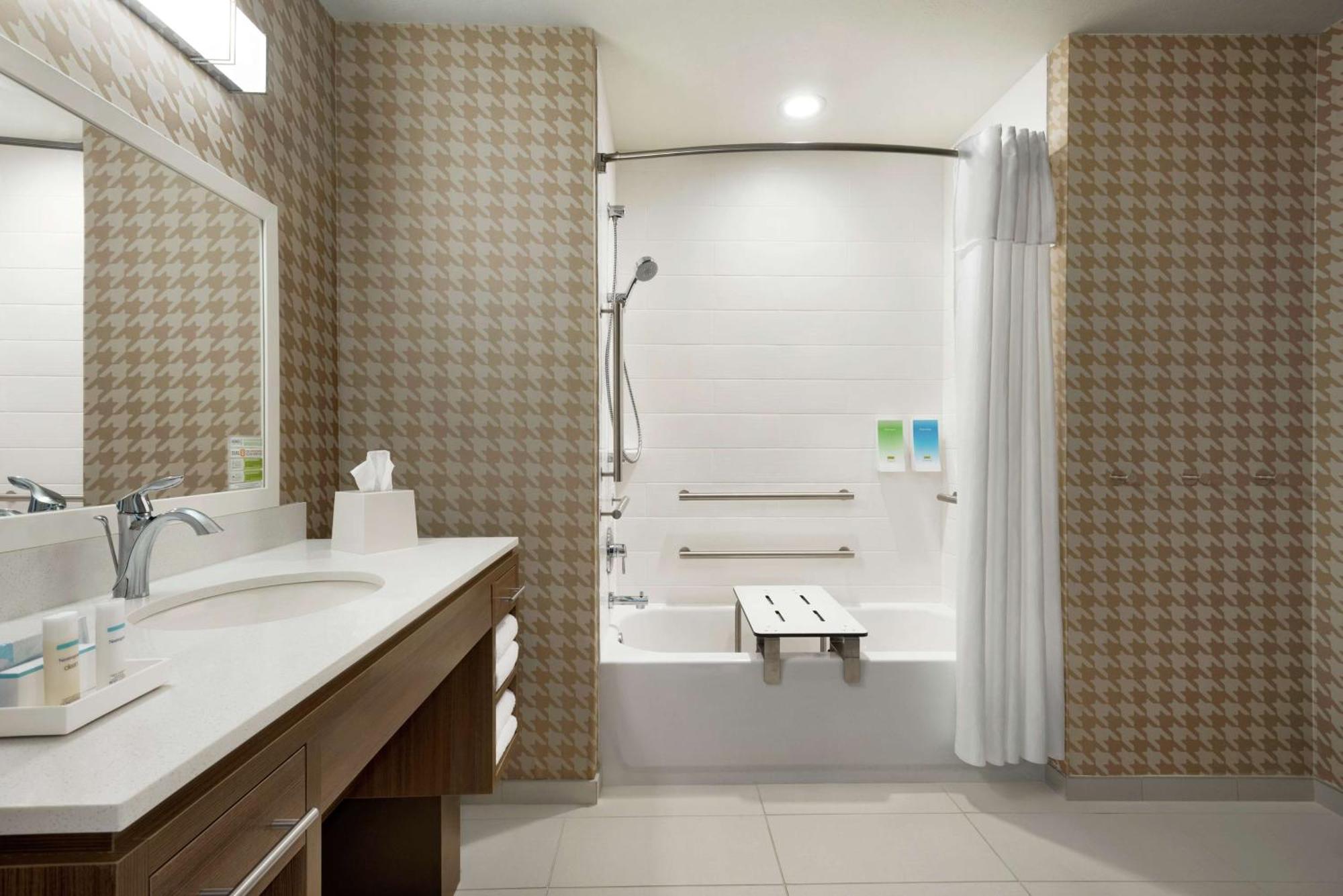 Home2 Suites By Hilton Bismarck Buitenkant foto