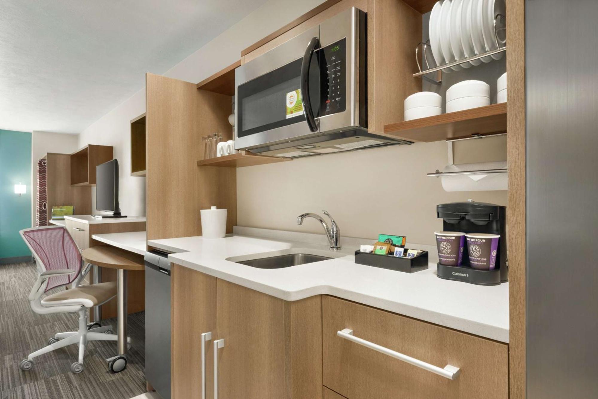 Home2 Suites By Hilton Bismarck Buitenkant foto