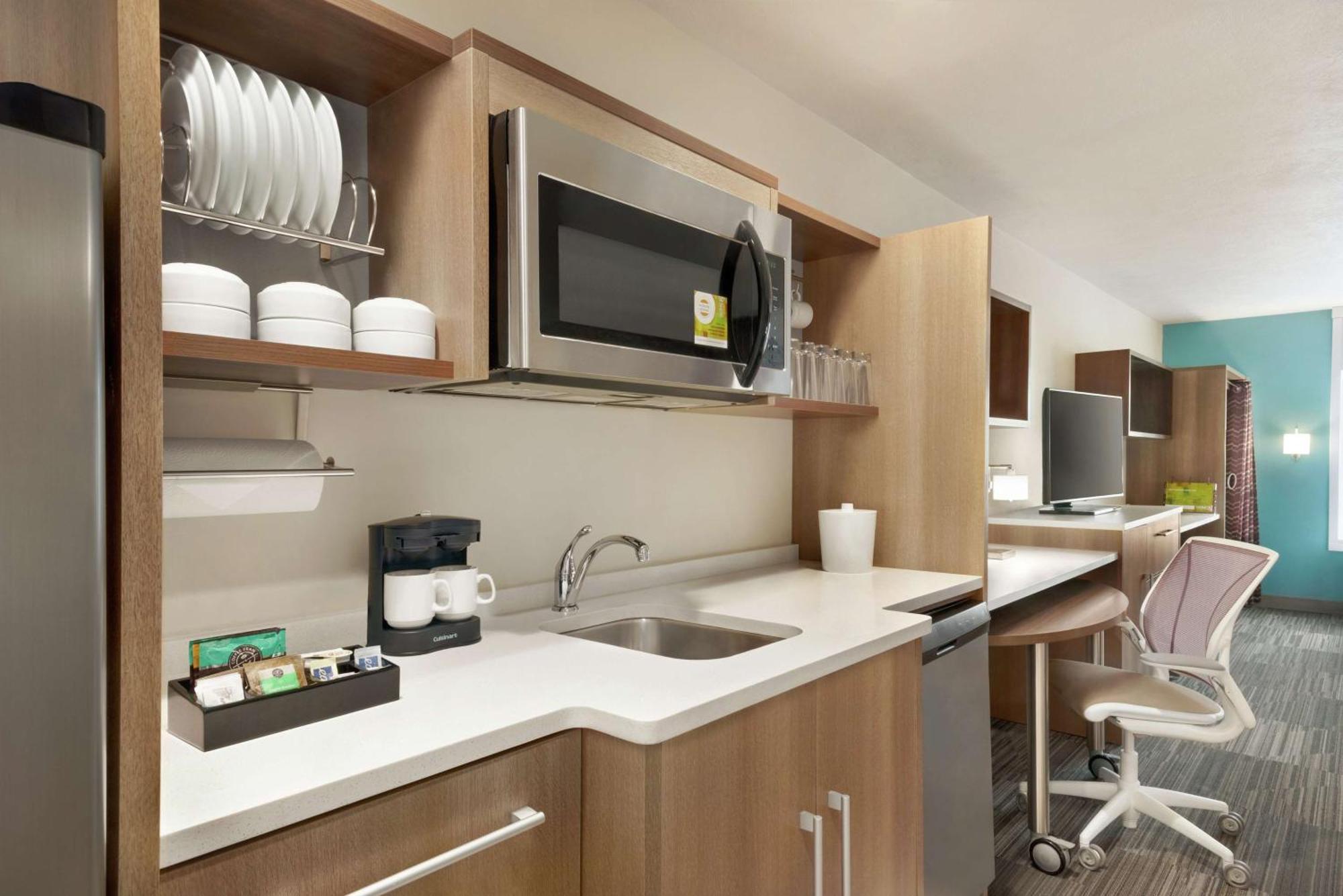 Home2 Suites By Hilton Bismarck Buitenkant foto